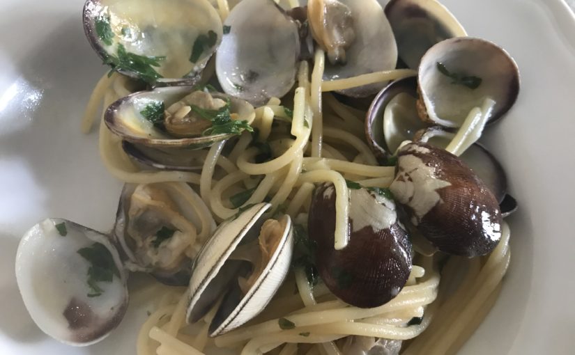 Piatto di spaghetti e vongole